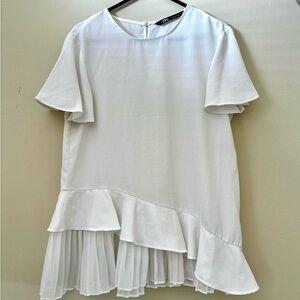 Women’s Zara White Flowy Ruffled Top w/ Pleats EUC Mint Condition Size XS
